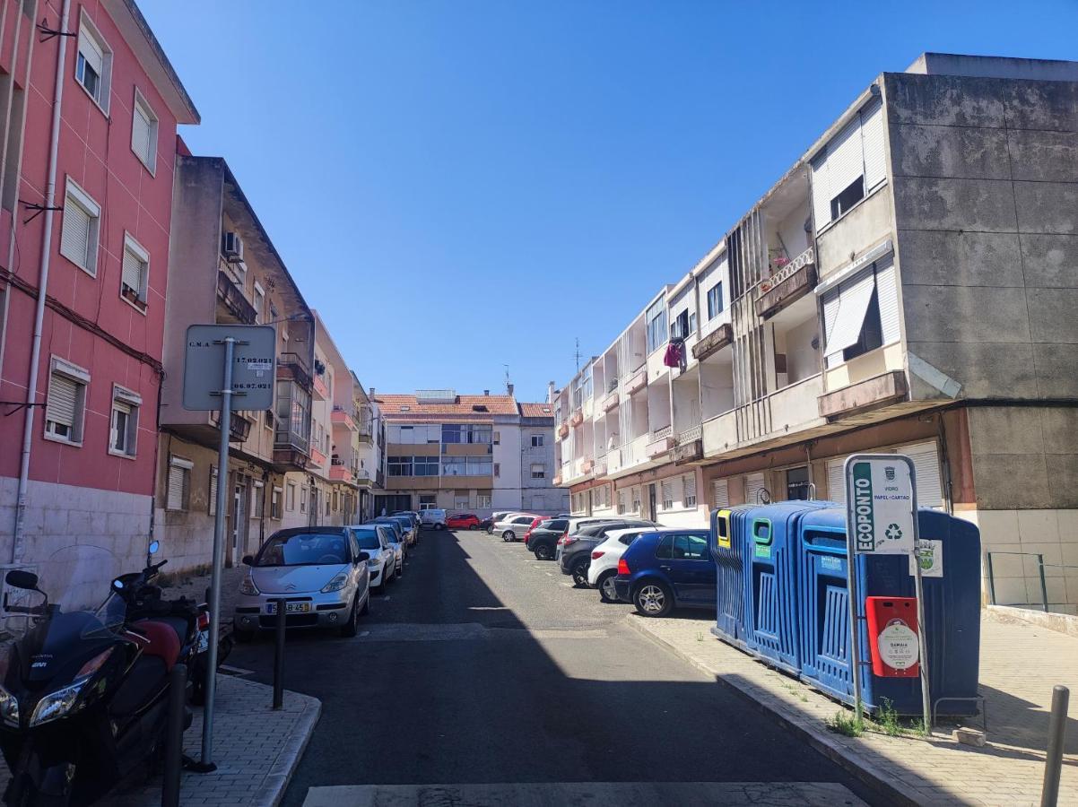 Lisbon Traditional T2 With Balcony In Damaia, Lisbon Amadora Eksteriør bilde